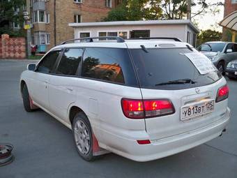 2004 Nissan Avenir Images
