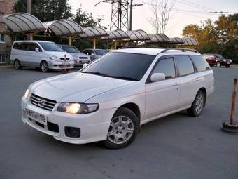 2004 Nissan Avenir Photos