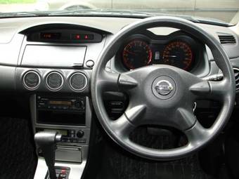 2004 Nissan Avenir Images