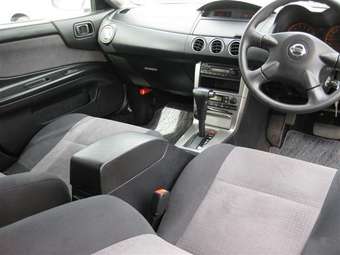 2005 Nissan Avenir Photos