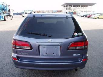 2005 Nissan Avenir Pictures
