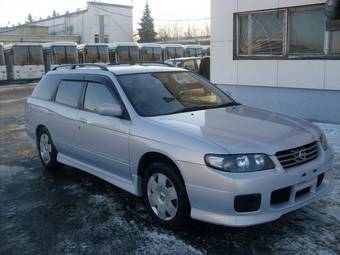 2005 Nissan Avenir Pictures