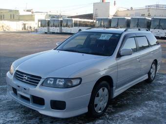 2005 Nissan Avenir Photos