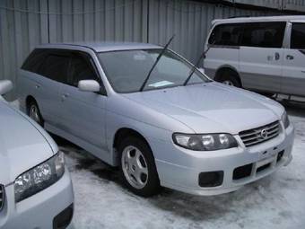 2005 Nissan Avenir Photos