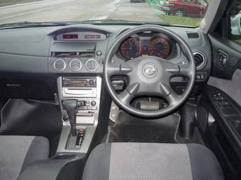 2005 Nissan Avenir Pics