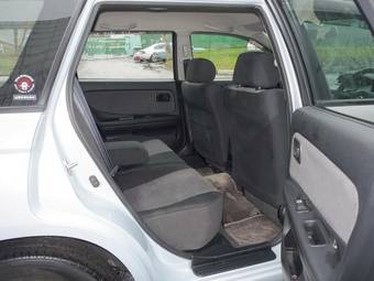 2005 Nissan Avenir Images