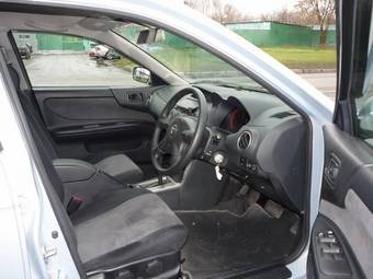 2005 Nissan Avenir Pictures