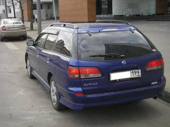 2005 Nissan Avenir Photos