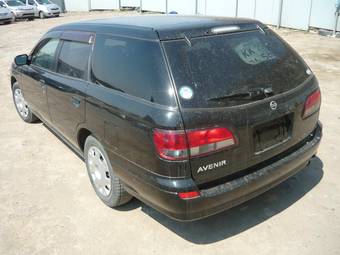 2005 Nissan Avenir Pictures