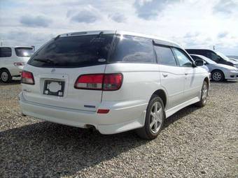 2005 Nissan Avenir Pictures