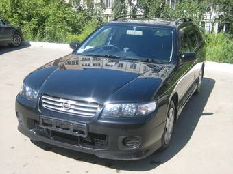 2005 Nissan Avenir Pictures