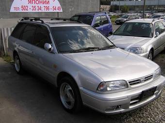 1997 Nissan Avenir Salut