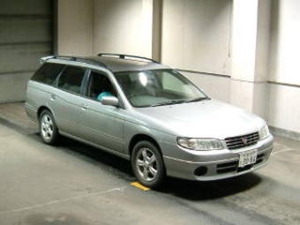 1998 Nissan Avenir Salut
