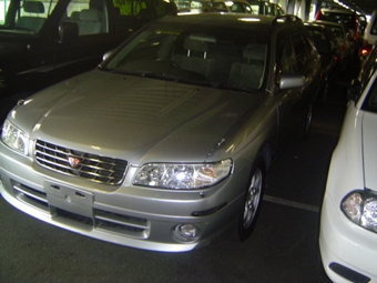 1999 Nissan Avenir Salut