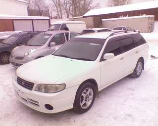 1999 Nissan Avenir Salut Pictures