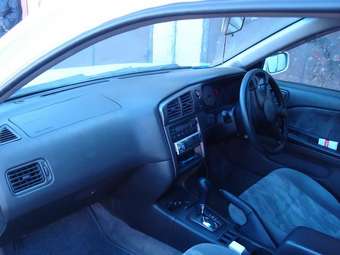 1999 Nissan Avenir Salut Photos