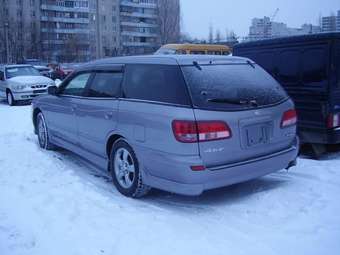 1999 Nissan Avenir Salut