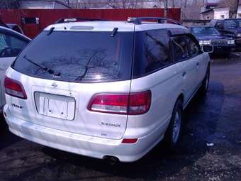 1999 Nissan Avenir Salut Pictures