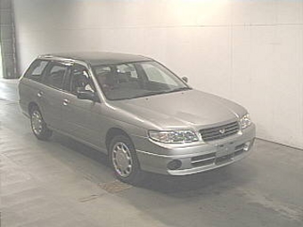 2000 Nissan Avenir Salut