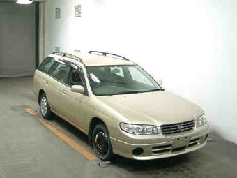 2000 Nissan Avenir Salut