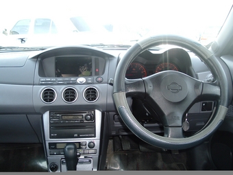 2001 Nissan Avenir Salut