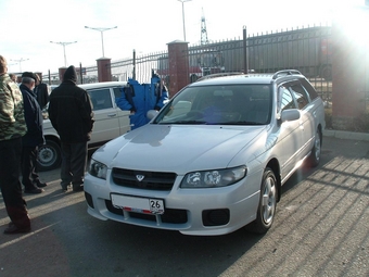 2001 Nissan Avenir Salut