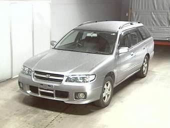 2001 Nissan Avenir Salut