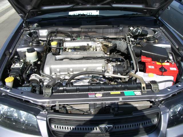 2001 Nissan Avenir Salut Photos