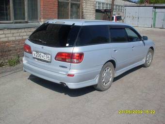 2001 Nissan Avenir Salut Photos