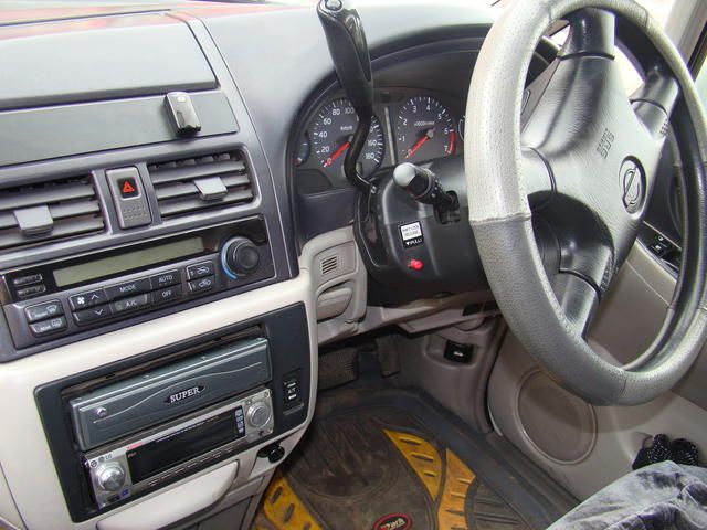 1999 Nissan Bassara