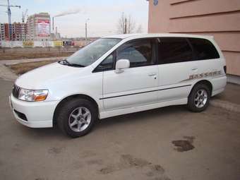Nissan Bassara