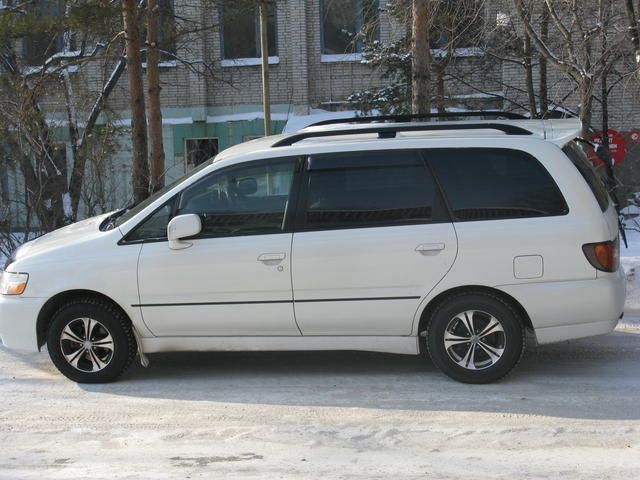 1999 Nissan Bassara