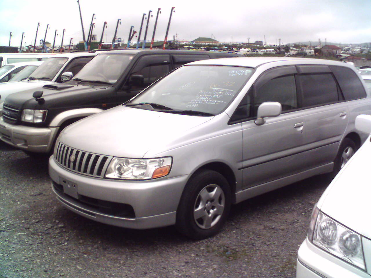 1999 Nissan Bassara Photos