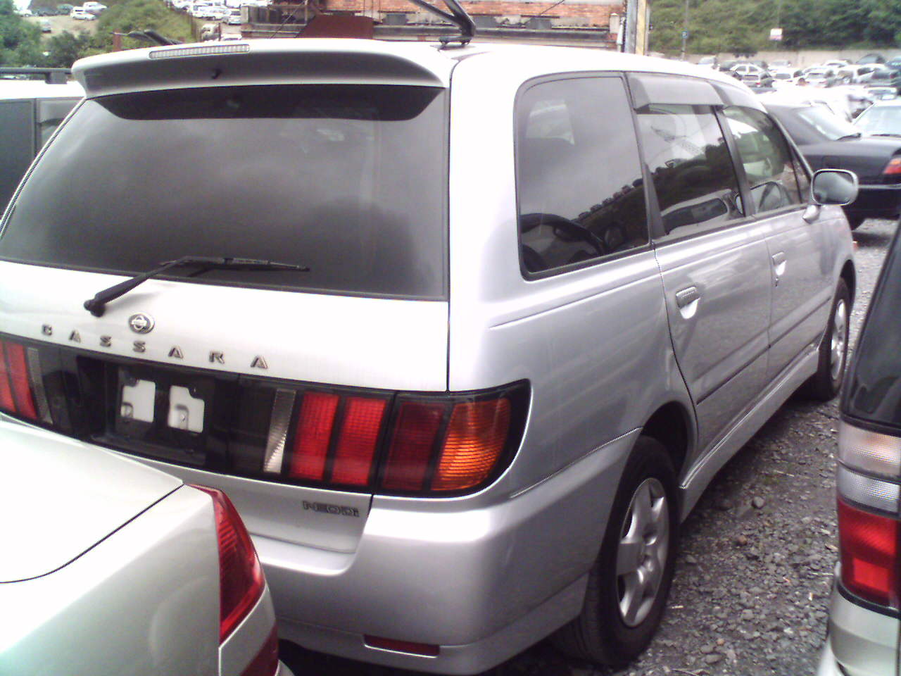 1999 Nissan Bassara Photos