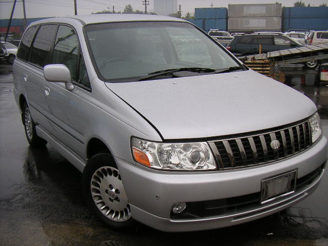 1999 Nissan Bassara Photos