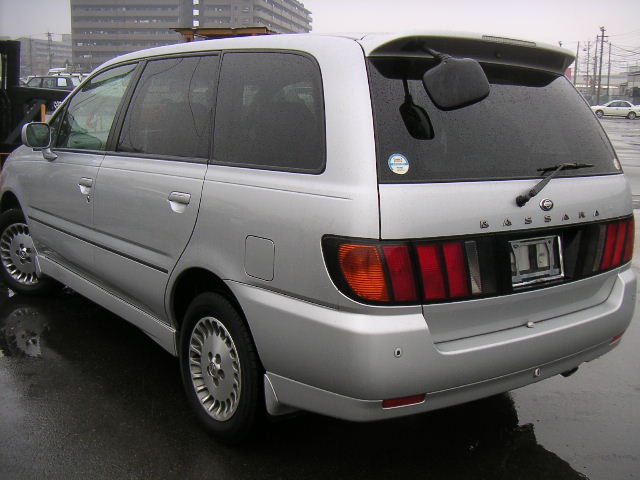 1999 Nissan Bassara Photos