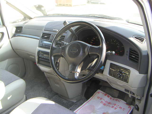 1999 Nissan Bassara Pictures