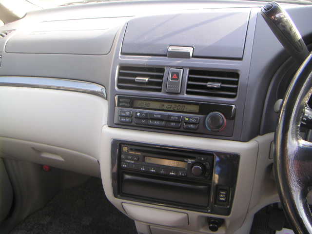 1999 Nissan Bassara Pics