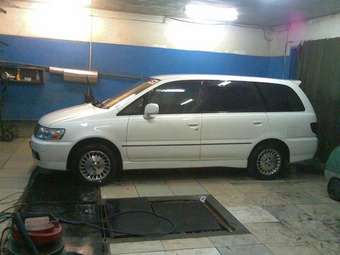 1999 Nissan Bassara Images