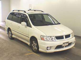 1999 Nissan Bassara Pictures