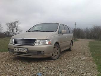 1999 Nissan Bassara Pictures