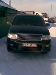 1999 Nissan Bassara Pictures