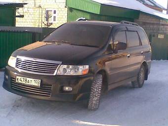1999 Nissan Bassara Photos