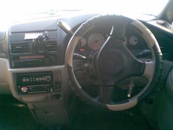 1999 Nissan Bassara Wallpapers