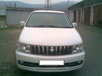 1999 Nissan Bassara Pictures