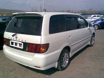 1999 Nissan Bassara Pictures