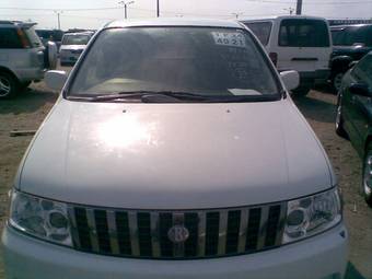 1999 Nissan Bassara Pictures