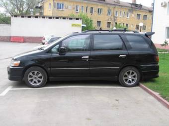 1999 Nissan Bassara Photos
