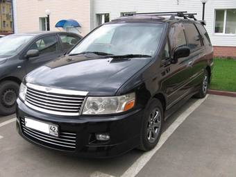 1999 Nissan Bassara Pictures