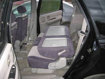 1999 Nissan Bassara Pictures